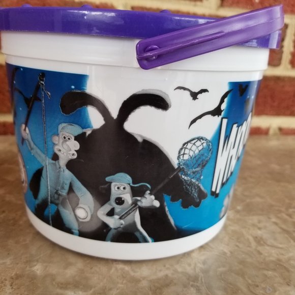 Bundle: Halloween BK Bucket Pail and Crayon Treats with Pumpkin Stickers - Picture 11 of 14